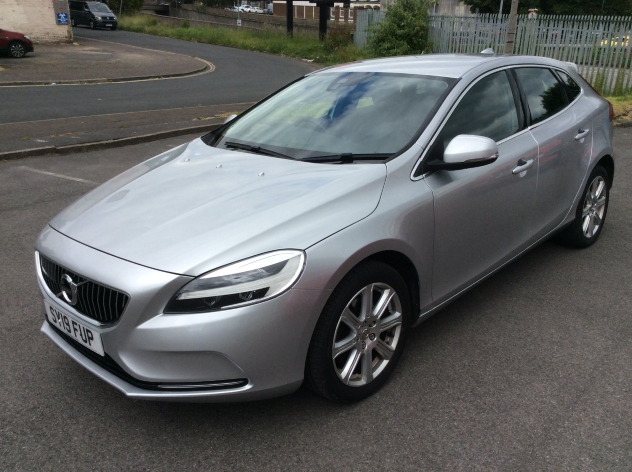 2019 Volvo V40