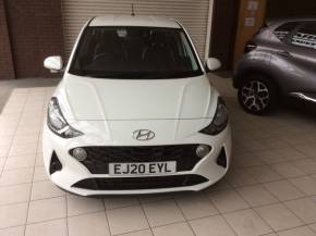 Hyundai i10 1.0 MPi SE Connect 5dr Hatchback Petrol Pure White at Mount Automotive Solutions Halifax